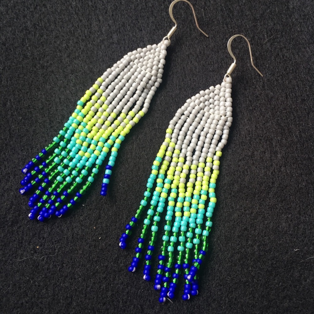 COPY - GorgeousHandmade Beaded earrings 💚💙🤍